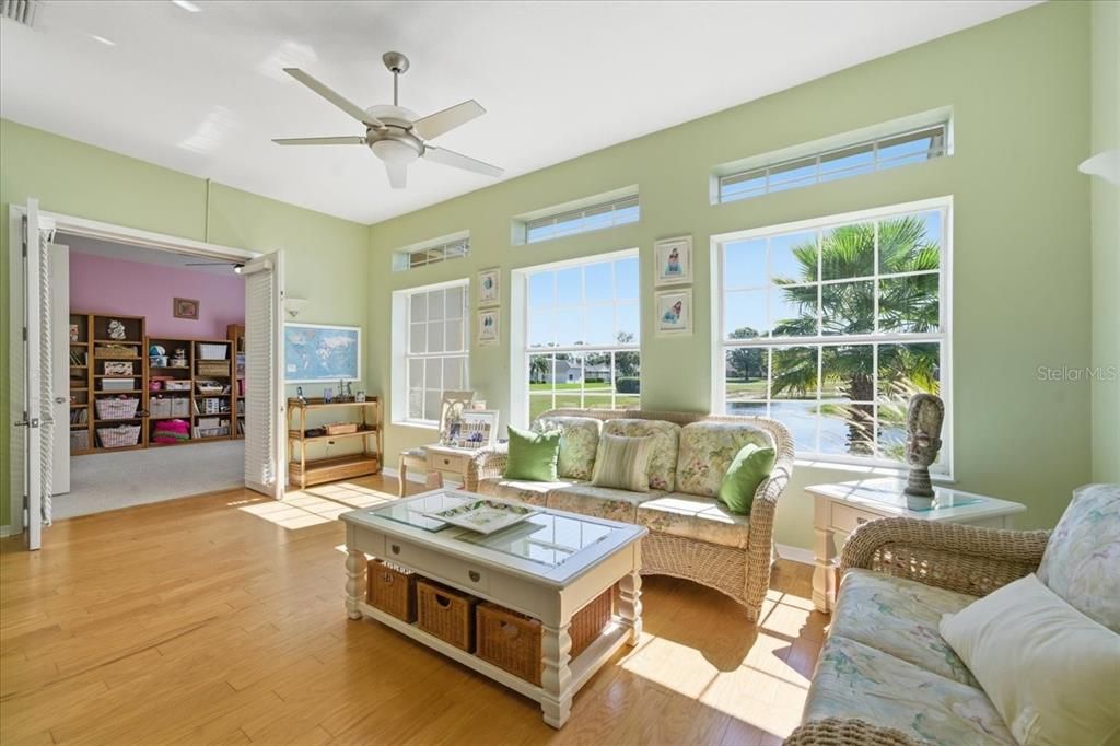 合同活跃: $515,000 (4 贝兹, 3 浴室, 2865 平方英尺)