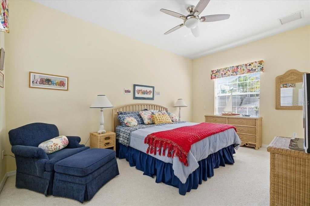 合同活跃: $515,000 (4 贝兹, 3 浴室, 2865 平方英尺)