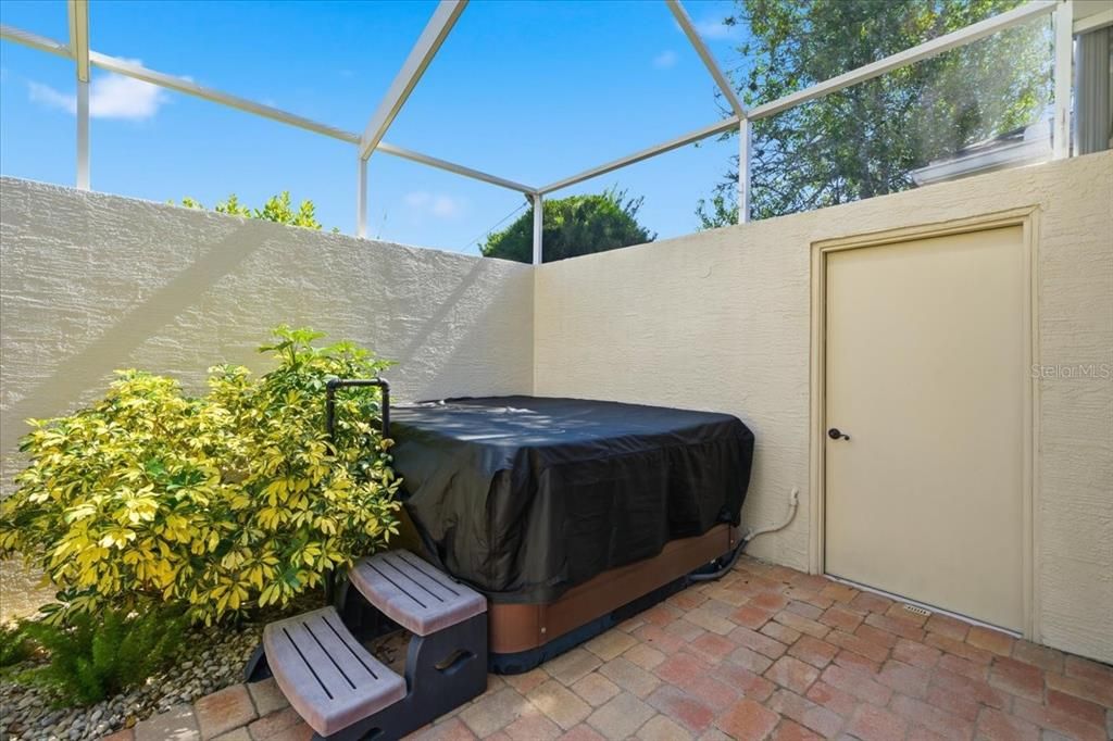 合同活跃: $515,000 (4 贝兹, 3 浴室, 2865 平方英尺)