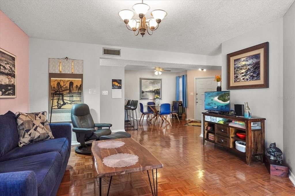 For Sale: $249,000 (2 beds, 2 baths, 1200 Square Feet)