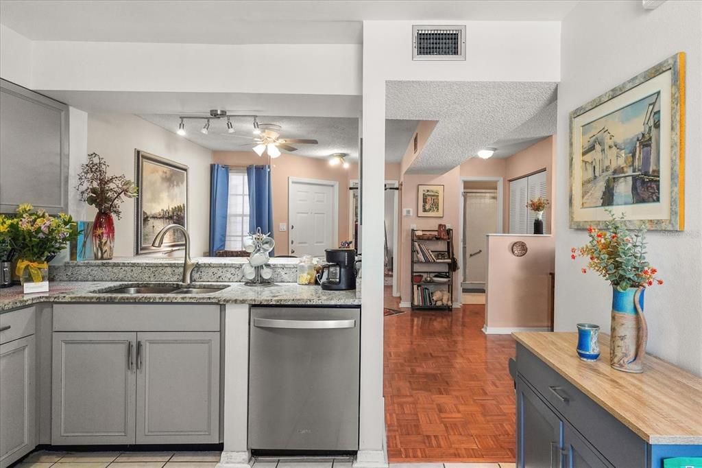 For Sale: $249,000 (2 beds, 2 baths, 1200 Square Feet)