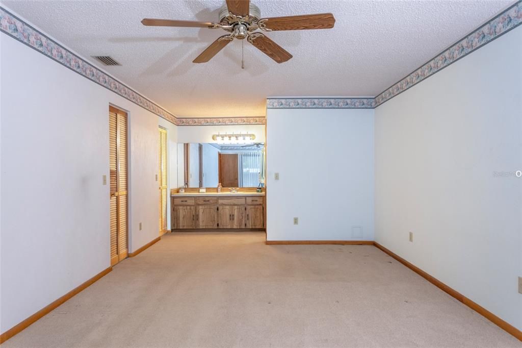 Active With Contract: $269,000 (3 beds, 2 baths, 2035 Square Feet)