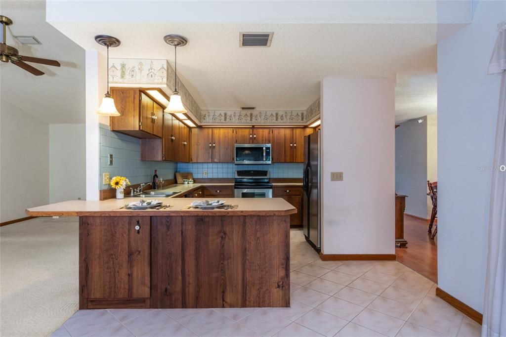 Active With Contract: $269,000 (3 beds, 2 baths, 2035 Square Feet)