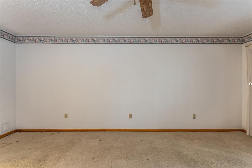 Active With Contract: $269,000 (3 beds, 2 baths, 2035 Square Feet)