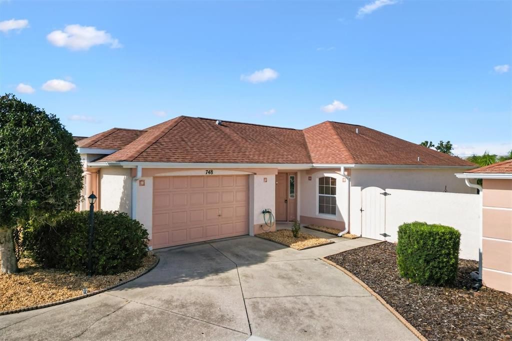 Active With Contract: $279,000 (2 beds, 2 baths, 1279 Square Feet)