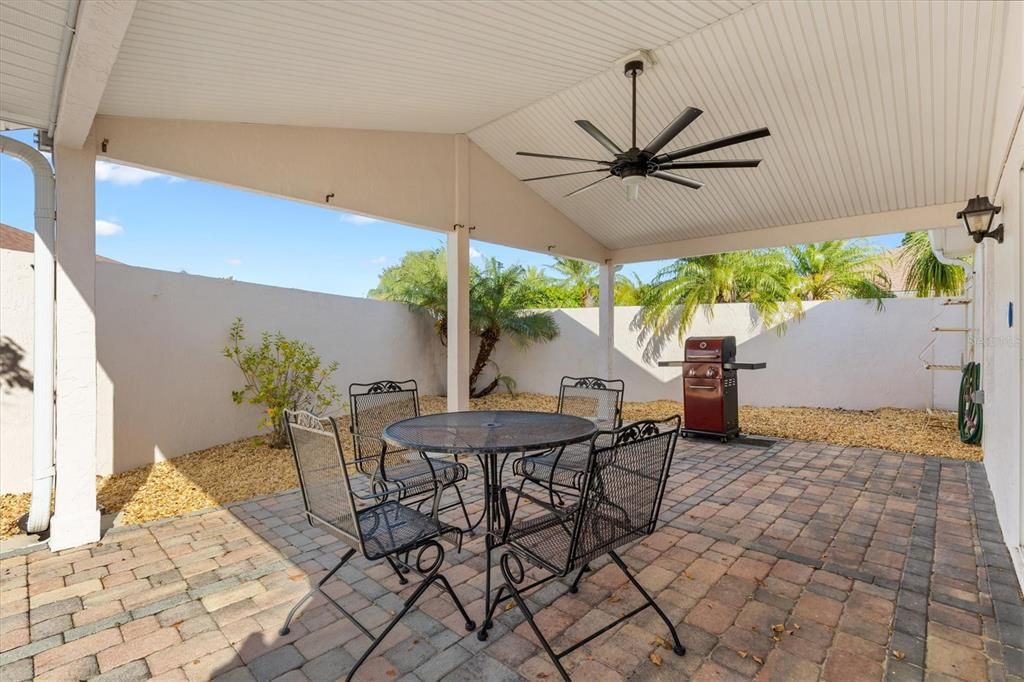 Active With Contract: $279,000 (2 beds, 2 baths, 1279 Square Feet)