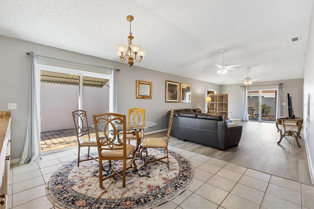 Active With Contract: $279,000 (2 beds, 2 baths, 1279 Square Feet)