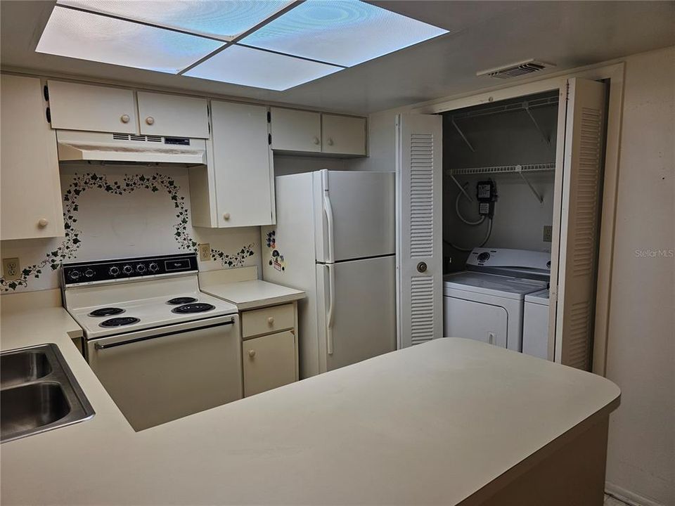 На продажу: $175,000 (2 спален, 2 ванн, 918 Квадратных фут)