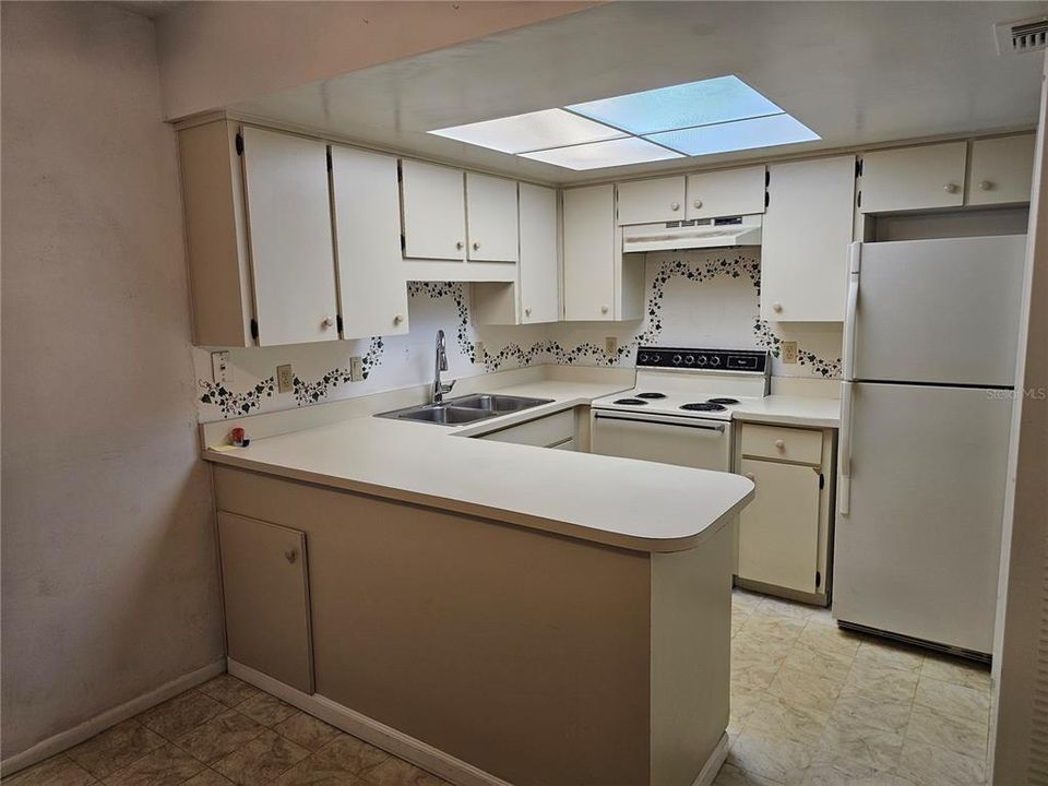 На продажу: $175,000 (2 спален, 2 ванн, 918 Квадратных фут)