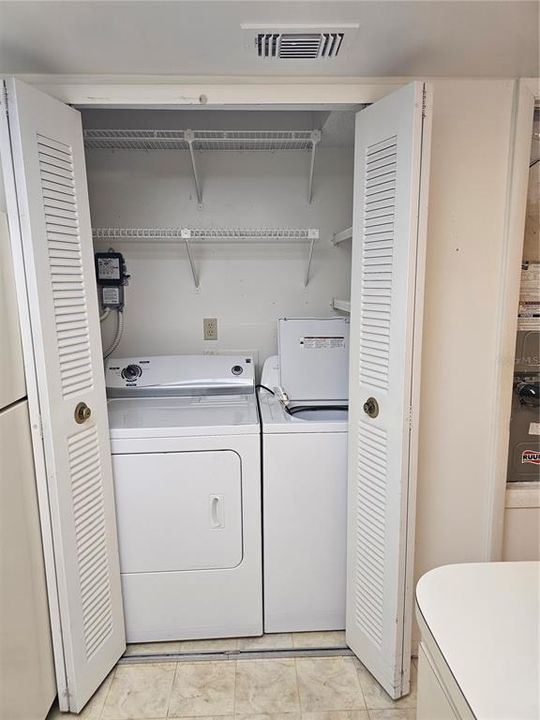 На продажу: $175,000 (2 спален, 2 ванн, 918 Квадратных фут)