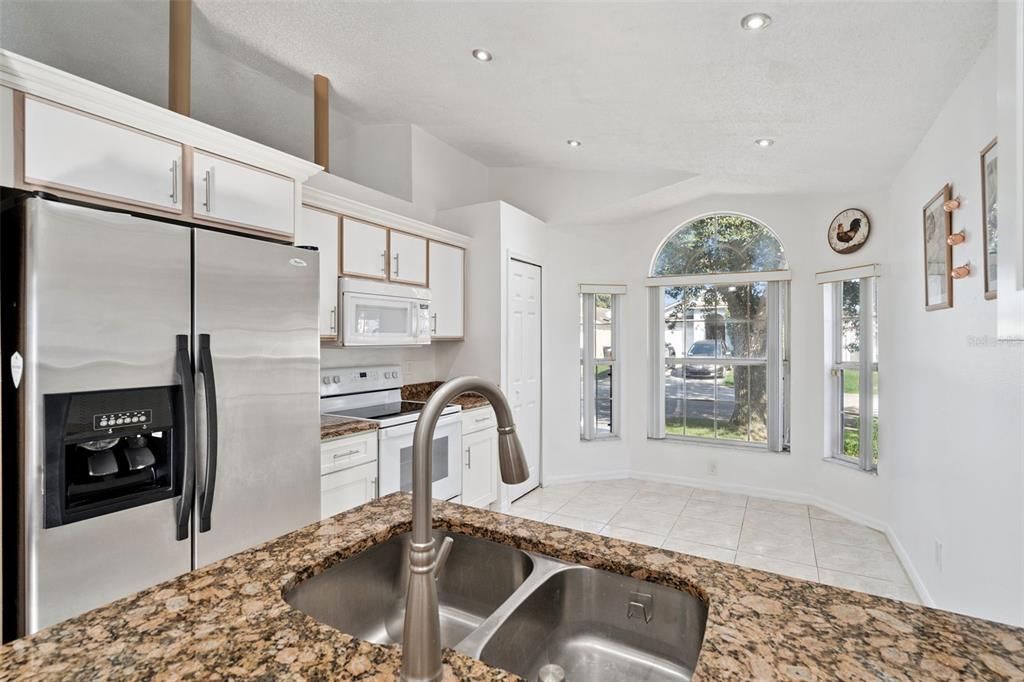 For Sale: $329,990 (3 beds, 2 baths, 1075 Square Feet)