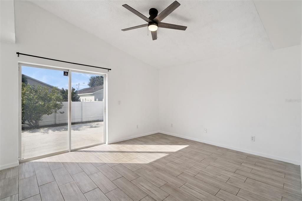For Sale: $329,990 (3 beds, 2 baths, 1075 Square Feet)