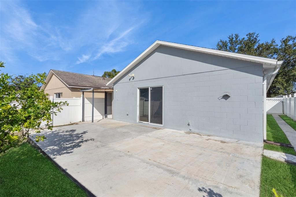 For Sale: $329,990 (3 beds, 2 baths, 1075 Square Feet)