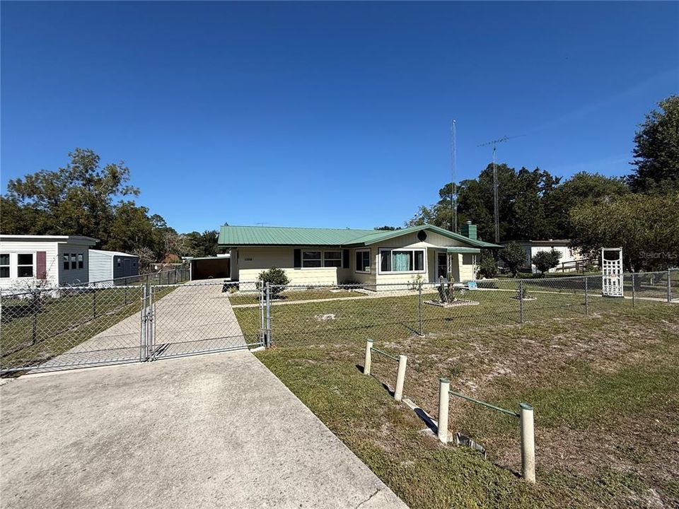 For Sale: $125,000 (3 beds, 2 baths, 1849 Square Feet)