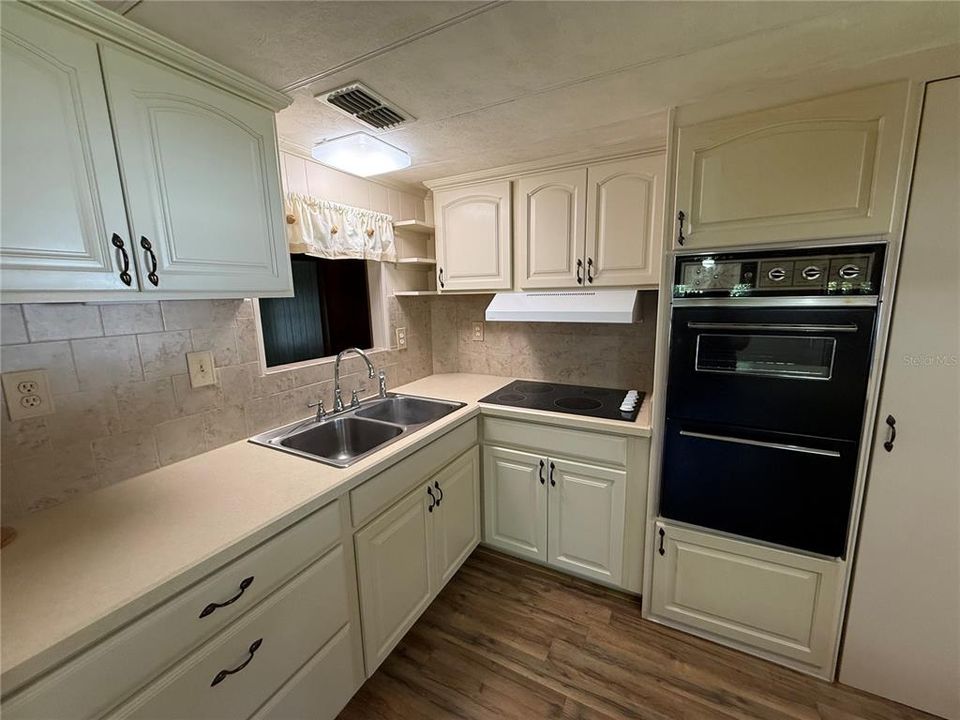 For Sale: $125,000 (3 beds, 2 baths, 1849 Square Feet)