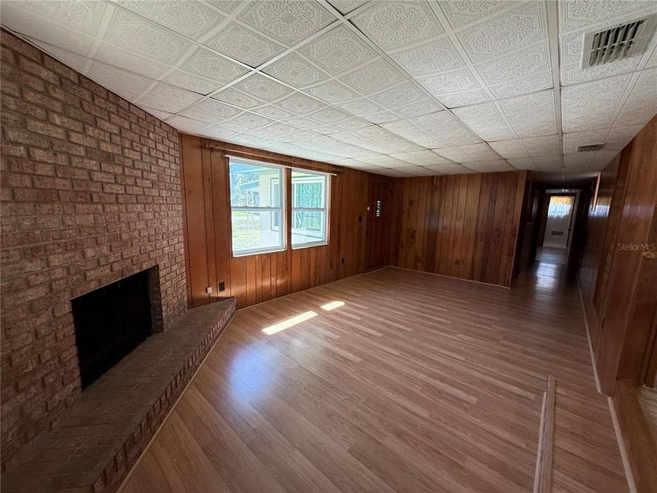 For Sale: $125,000 (3 beds, 2 baths, 1849 Square Feet)