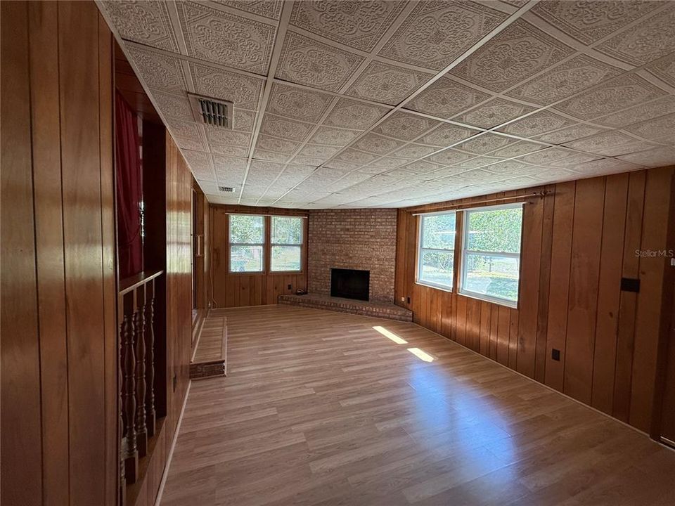 For Sale: $125,000 (3 beds, 2 baths, 1849 Square Feet)