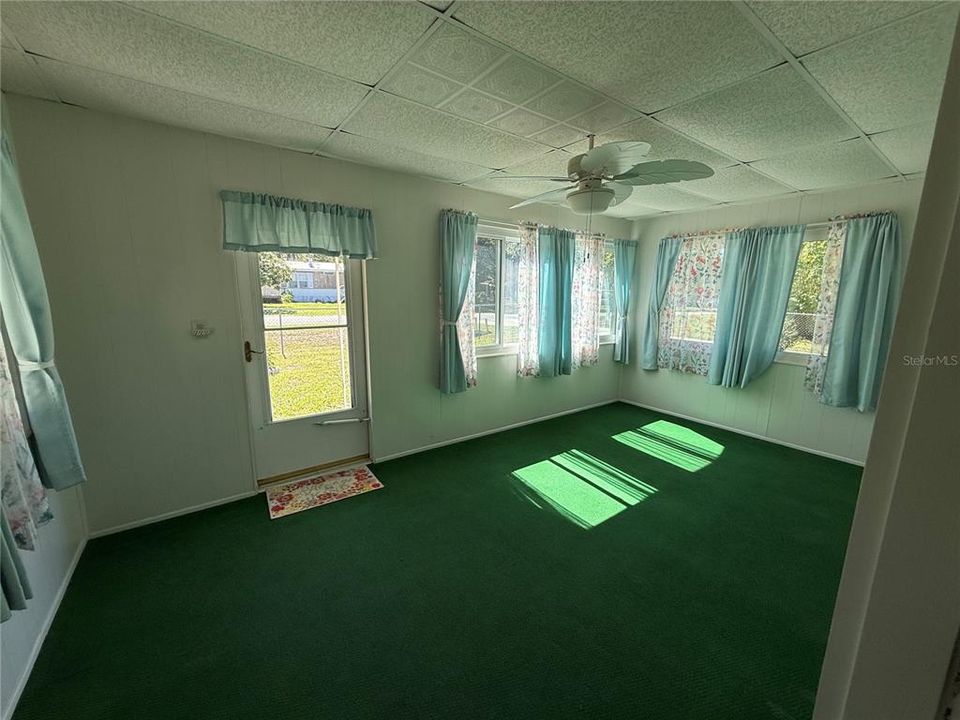 For Sale: $125,000 (3 beds, 2 baths, 1849 Square Feet)