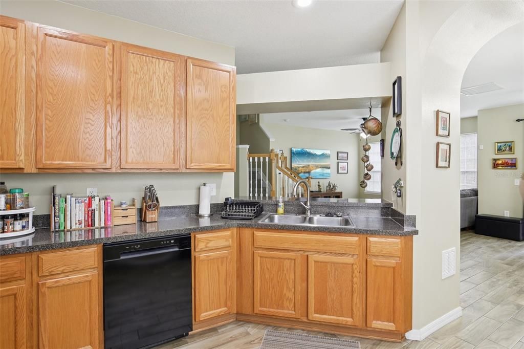 Active With Contract: $259,000 (3 beds, 2 baths, 1513 Square Feet)