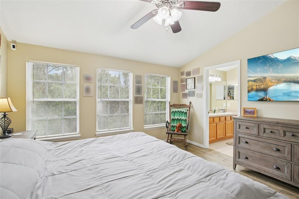 Active With Contract: $259,000 (3 beds, 2 baths, 1513 Square Feet)