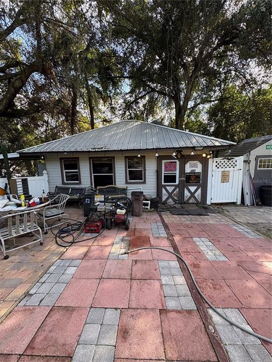 For Sale: $399,000 (4 beds, 2 baths, 1706 Square Feet)