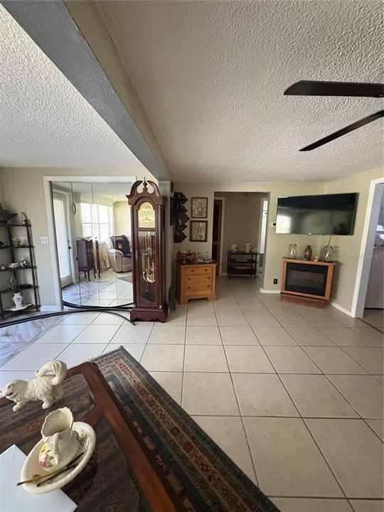 For Sale: $399,000 (4 beds, 2 baths, 1706 Square Feet)