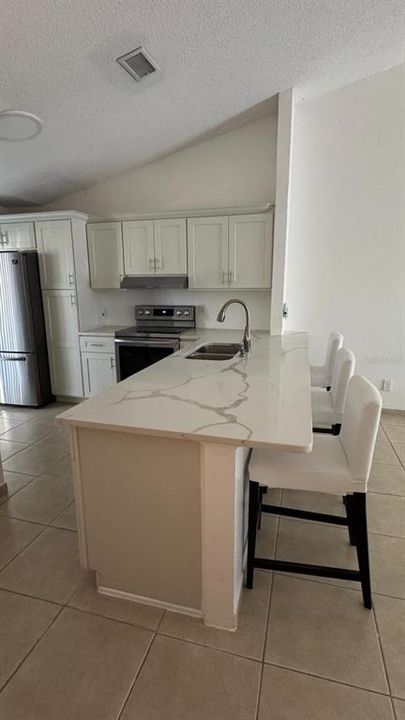 На продажу: $295,000 (3 спален, 2 ванн, 1116 Квадратных фут)