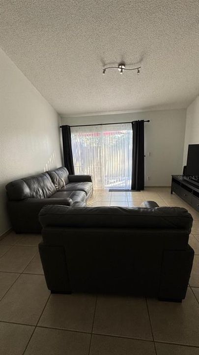 На продажу: $295,000 (3 спален, 2 ванн, 1116 Квадратных фут)