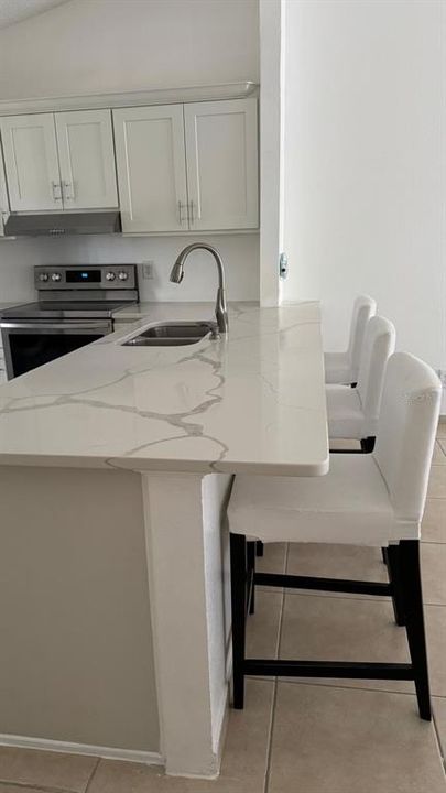 На продажу: $295,000 (3 спален, 2 ванн, 1116 Квадратных фут)