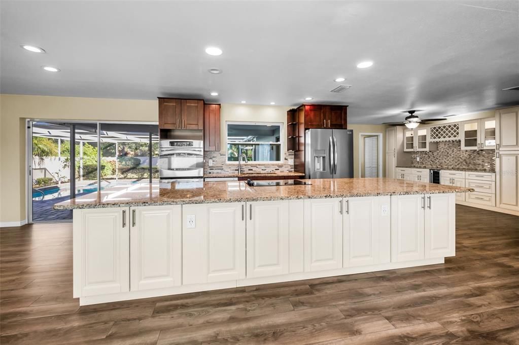 На продажу: $665,000 (3 спален, 2 ванн, 2143 Квадратных фут)