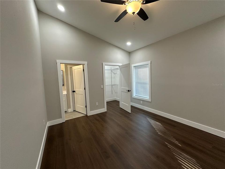 For Sale: $569,900 (6 beds, 0 baths, 1800 Square Feet)