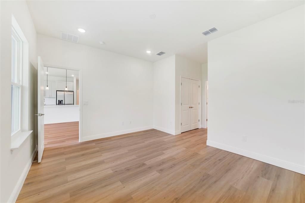 For Sale: $379,000 (4 beds, 3 baths, 1772 Square Feet)