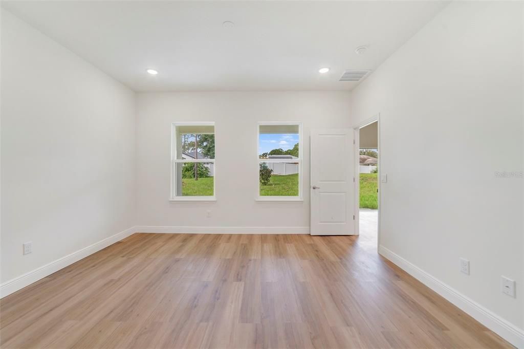 For Sale: $379,000 (4 beds, 3 baths, 1772 Square Feet)