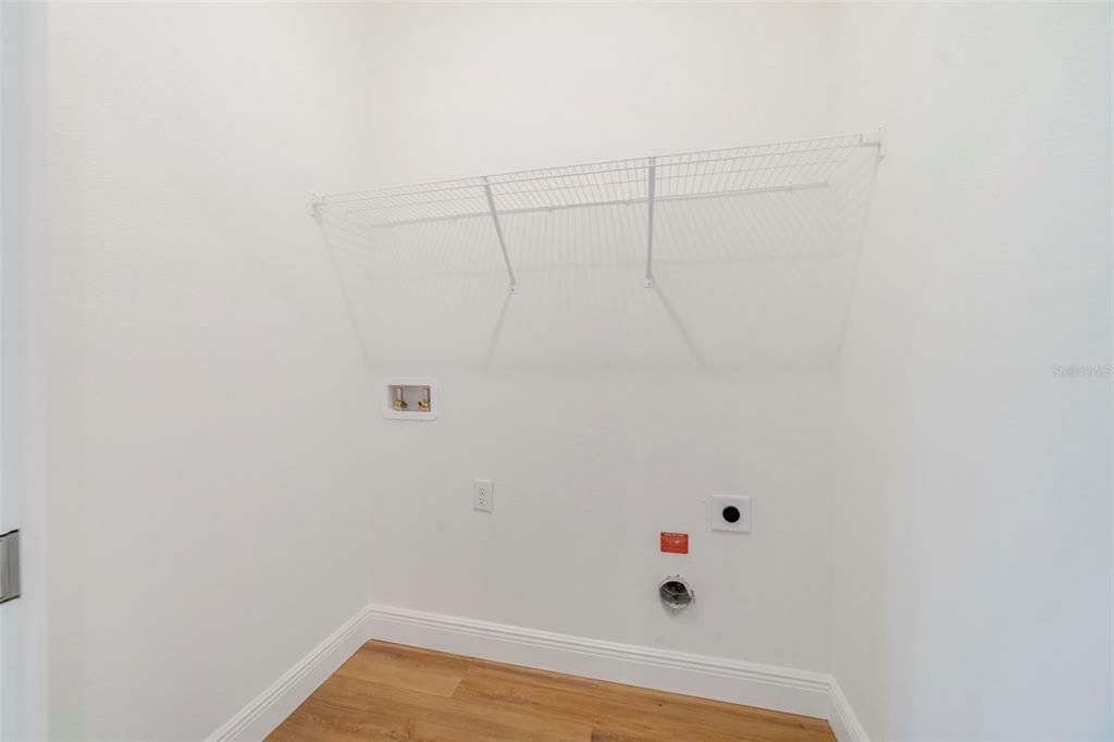 For Sale: $379,000 (4 beds, 3 baths, 1772 Square Feet)