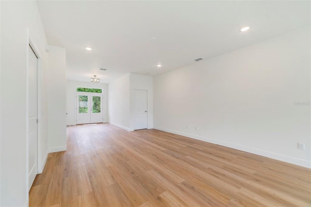 For Sale: $379,000 (4 beds, 3 baths, 1772 Square Feet)