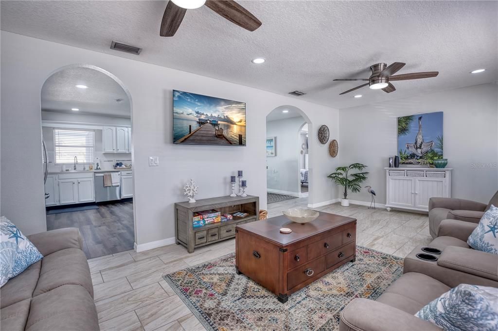 Active With Contract: $699,999 (4 beds, 3 baths, 1884 Square Feet)