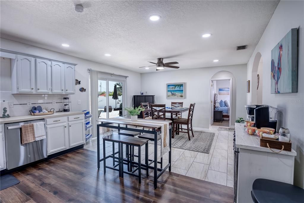 Active With Contract: $699,999 (4 beds, 3 baths, 1884 Square Feet)