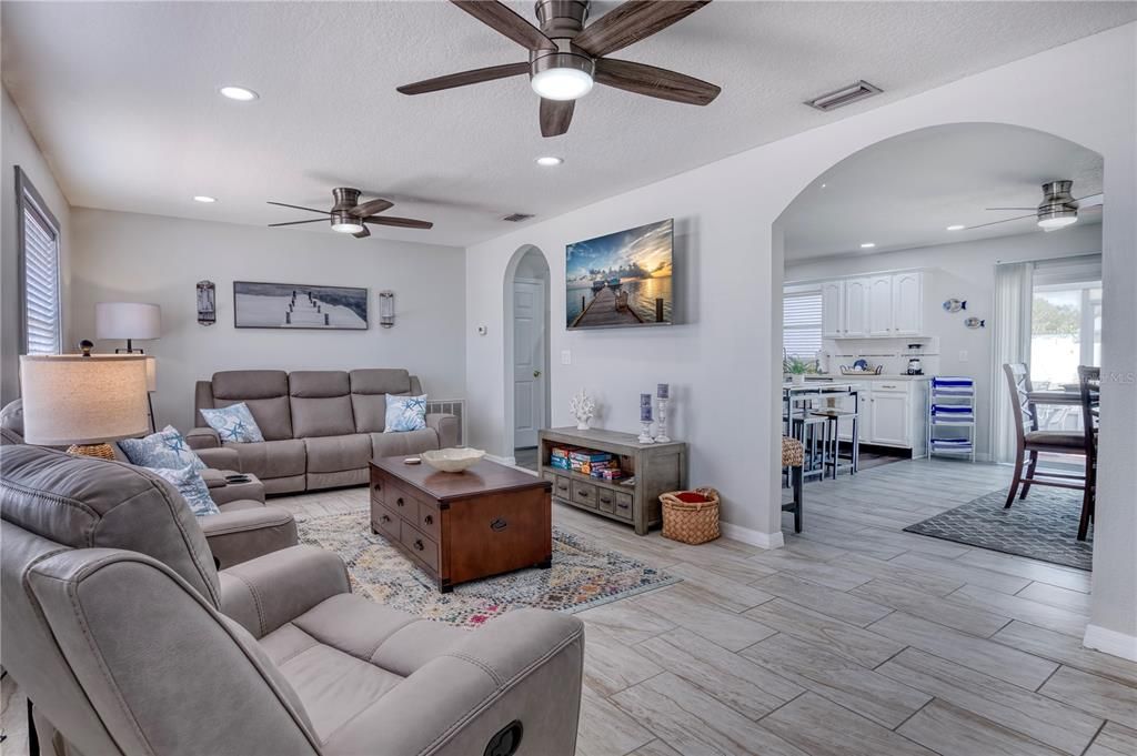 Active With Contract: $699,999 (4 beds, 3 baths, 1884 Square Feet)