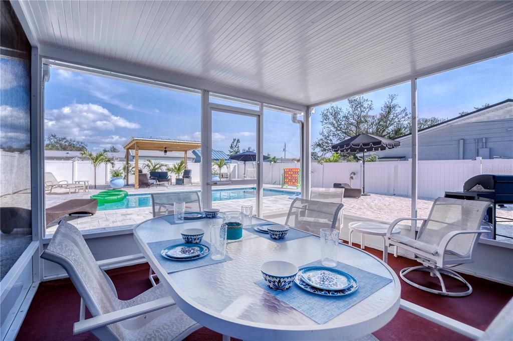 Active With Contract: $699,999 (4 beds, 3 baths, 1884 Square Feet)