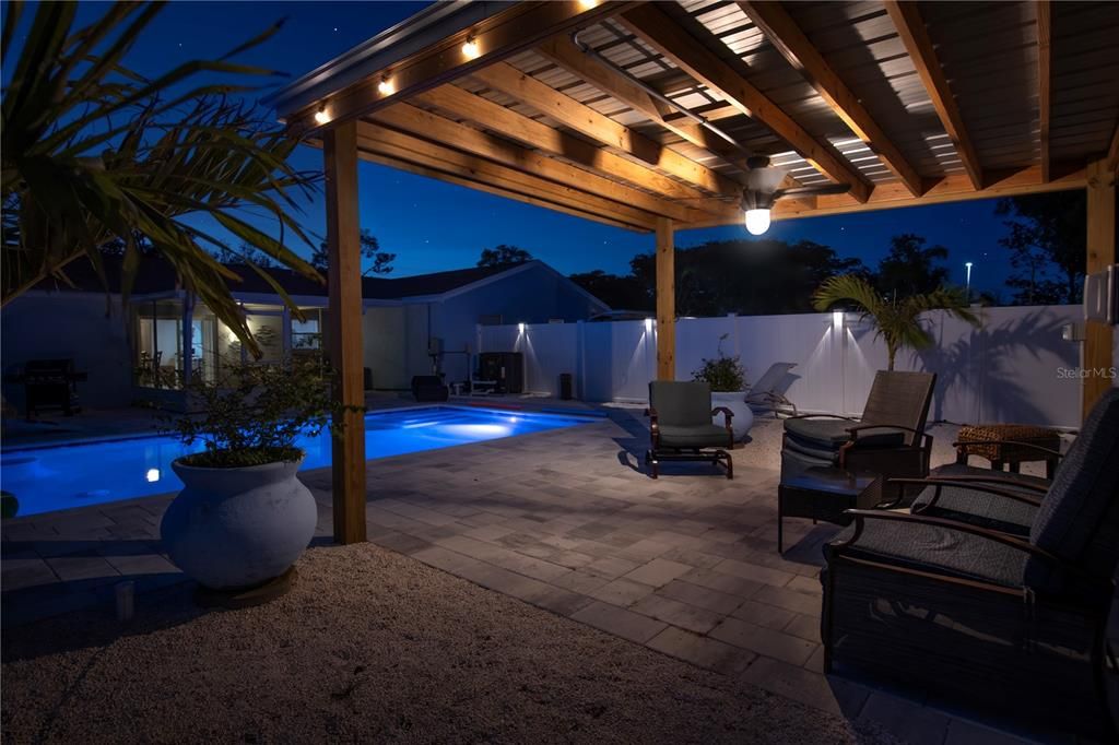 Active With Contract: $699,999 (4 beds, 3 baths, 1884 Square Feet)