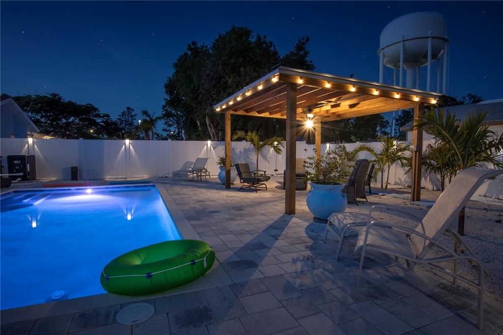 Active With Contract: $699,999 (4 beds, 3 baths, 1884 Square Feet)