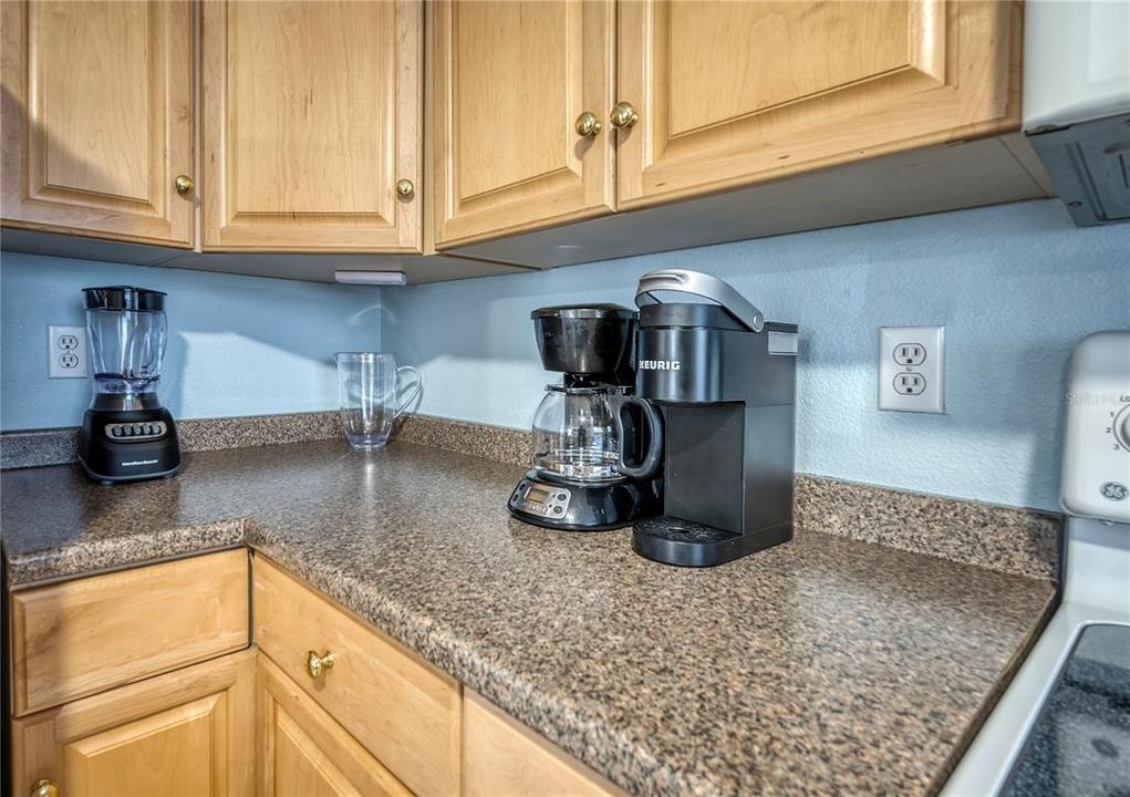 Active With Contract: $699,999 (4 beds, 3 baths, 1884 Square Feet)