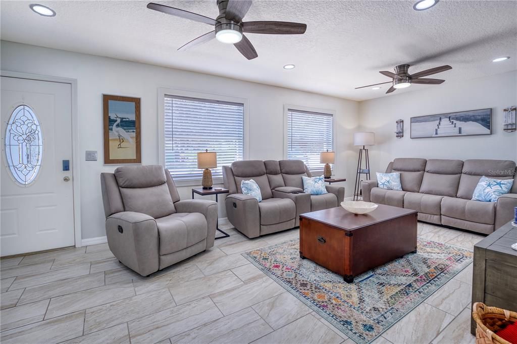 Active With Contract: $699,999 (4 beds, 3 baths, 1884 Square Feet)