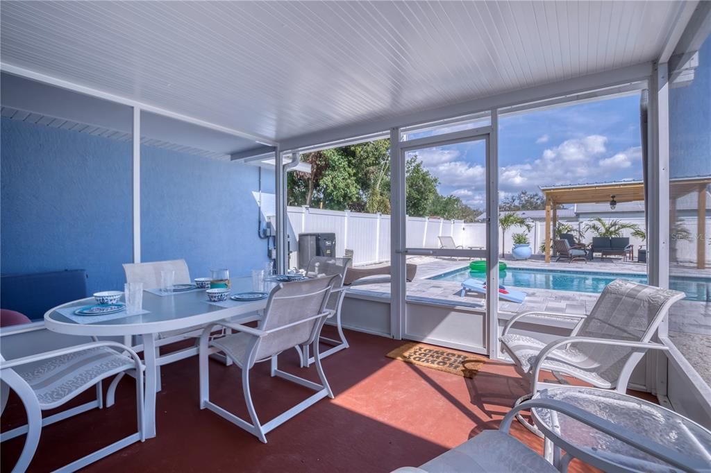 Active With Contract: $699,999 (4 beds, 3 baths, 1884 Square Feet)