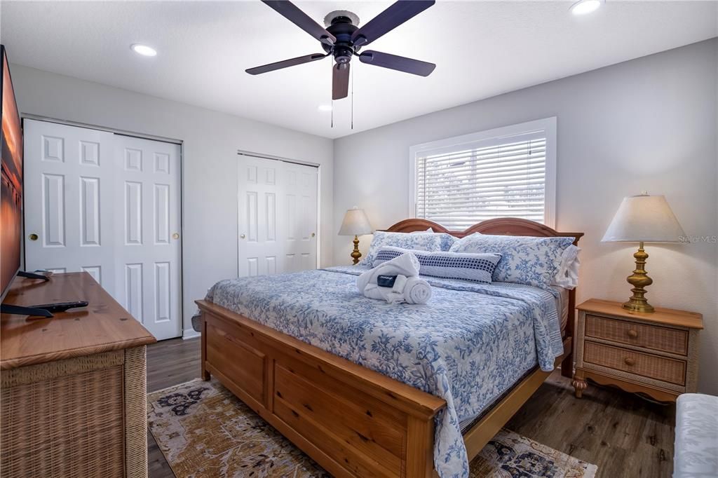 Active With Contract: $699,999 (4 beds, 3 baths, 1884 Square Feet)