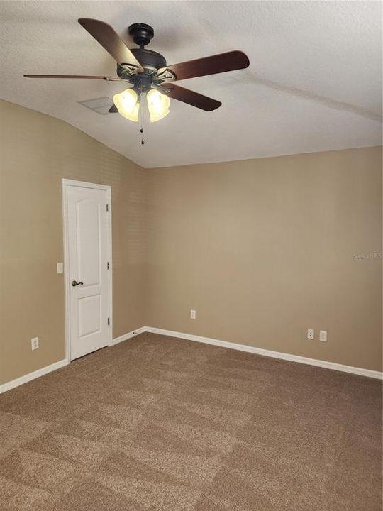 出租: $1,895 (3 贝兹, 2 浴室, 1383 平方英尺)