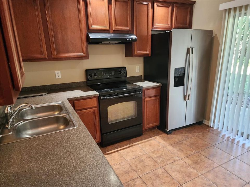 出租: $1,895 (3 贝兹, 2 浴室, 1383 平方英尺)