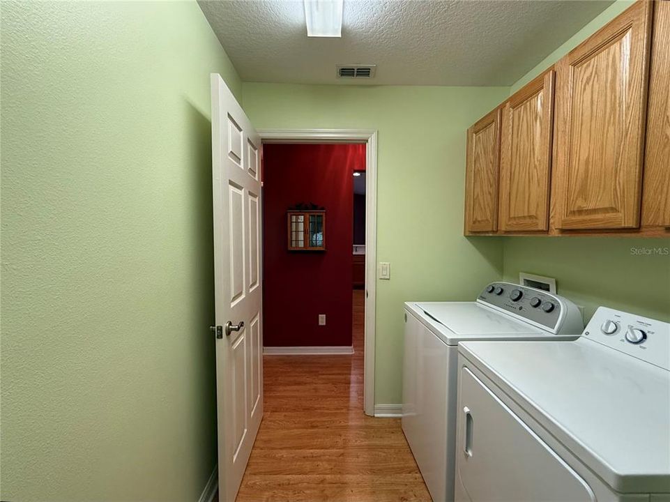 For Sale: $278,900 (3 beds, 2 baths, 2093 Square Feet)