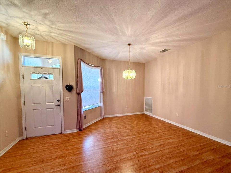 For Sale: $278,900 (3 beds, 2 baths, 2093 Square Feet)