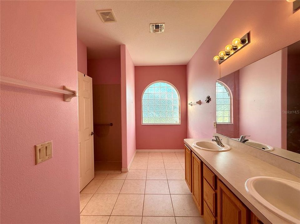 For Sale: $278,900 (3 beds, 2 baths, 2093 Square Feet)